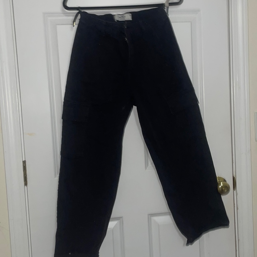 Black Hollister cargos, high rise, really baggy